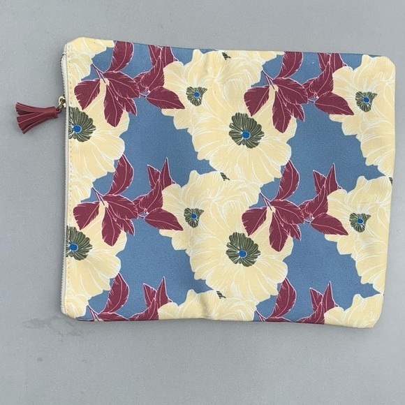 Rachel‎ Pally Clutch, flip over, reversible flip, floral design and tassel. - Picture 3 of 6